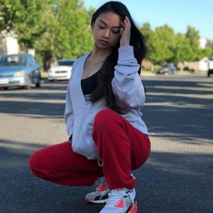 Meet your Posher, Kiana